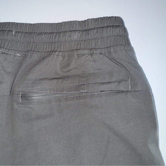 Lululemon Men’s Size Small Athletic Shorts Sage Gray Lightweight Elastic Waist - Picture 5 of 8